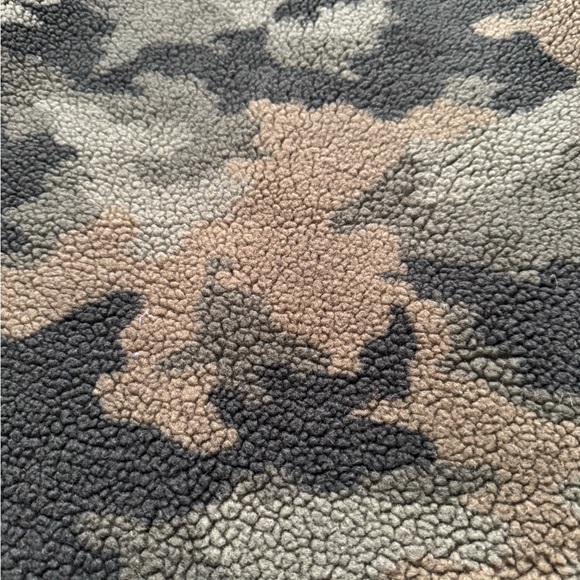 Ralph Lauren Double RL Camouflage Sherpa Vest
Size XS Gentle used - Picture 6 of 10